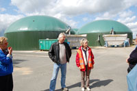 Herr Holger Büll zeigte uns die Biogasanlage in Trent