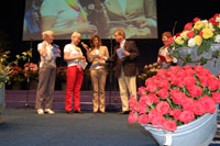Gewinnerinnen der Verlosung. Unser Mitglied Heike Echternach 2. v.l. hatte das Glück den 2. Preis zu gewinnen.