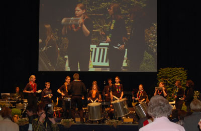 Die Percussion-Gruppe des Heinrich-Heine-Gymnasiums aus Heikendorf sorgte für einen mitreißenden Big-Band Sound
